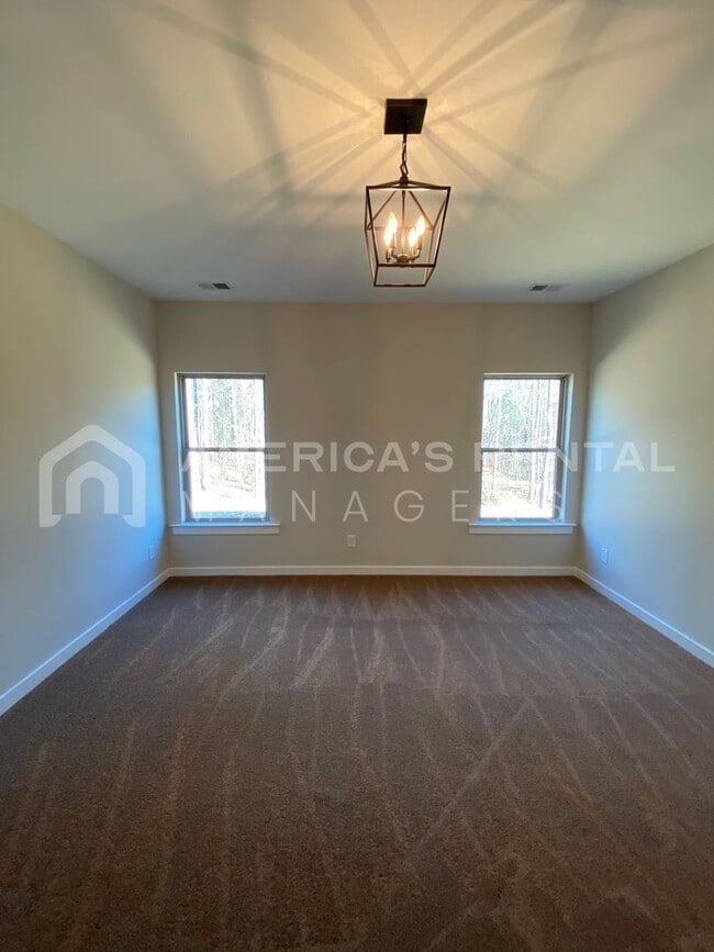 Building Photo - 308 Lakewood Ln
