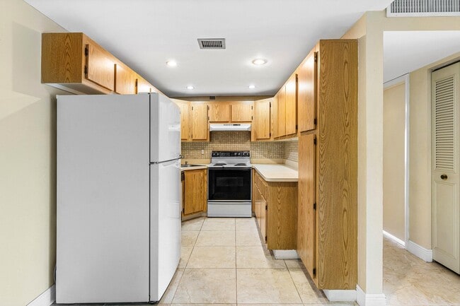 Building Photo - 826 Sky Pine Way