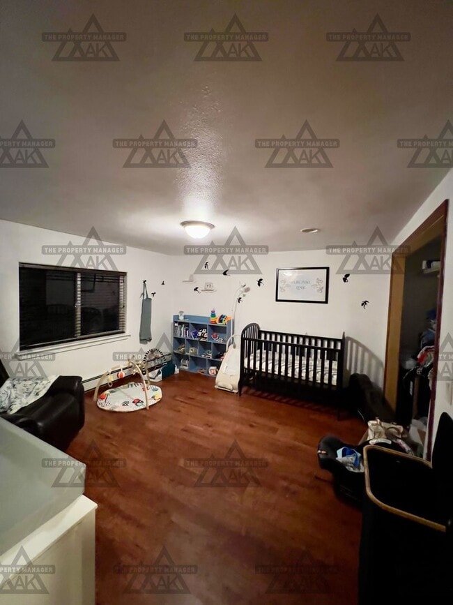 Building Photo - Charming Pet-Friendly 3-Bedroom Home with Garage & Wood Stove – North Pole