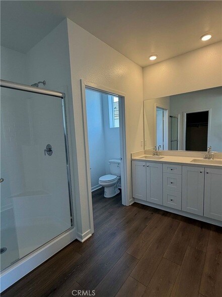 Building Photo - 32879 Manhattan Ave