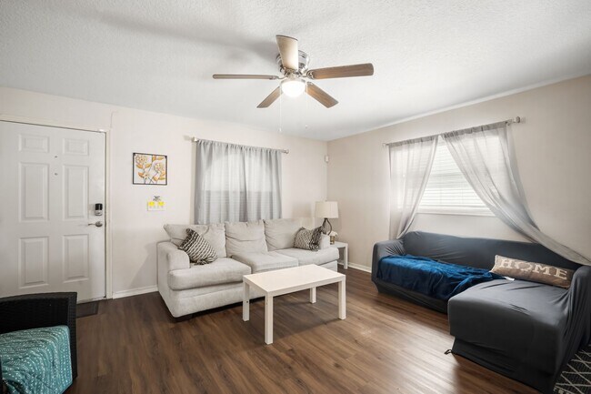 Building Photo - Fully Furnished 3BR/2BA Clearwater Home – ...