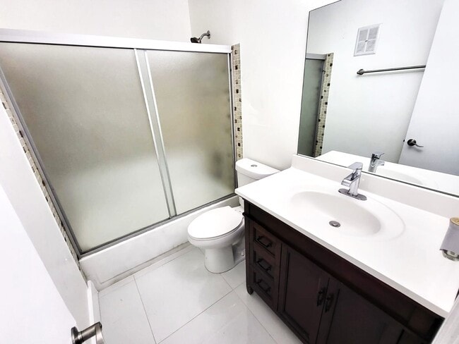 Building Photo - 10345 SW 209th Ln