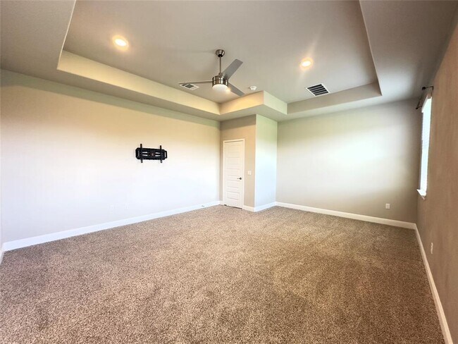 Building Photo - 17916 Umberto Dr