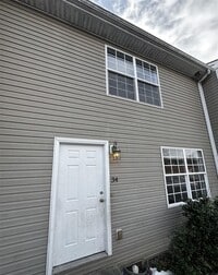 Building Photo - 1225 N Lee Dr