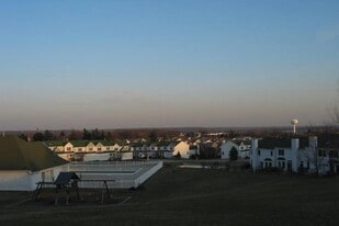 Building Photo - 203 Spring Point Dr