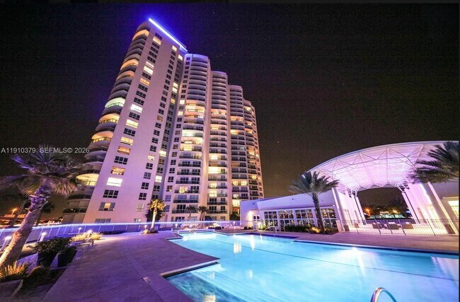 Building Photo - 231 Riverside Dr