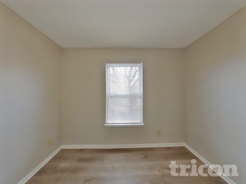 Building Photo - 683 Florence Dr