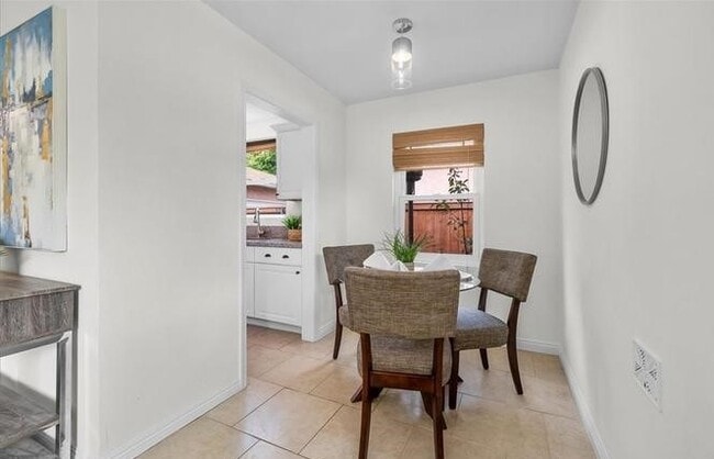 Building Photo - 629 N Marlborough Ave