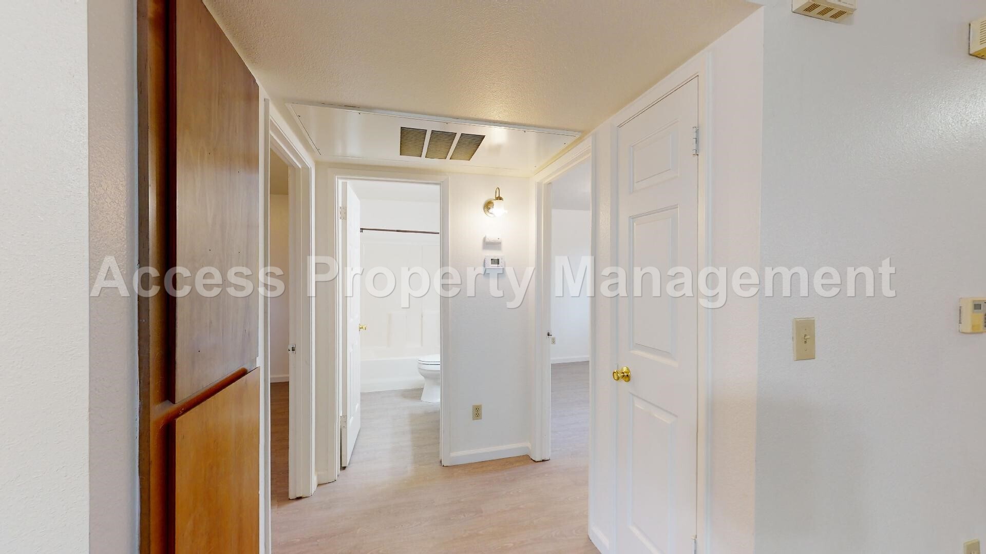 Building Photo - 114 Baker St