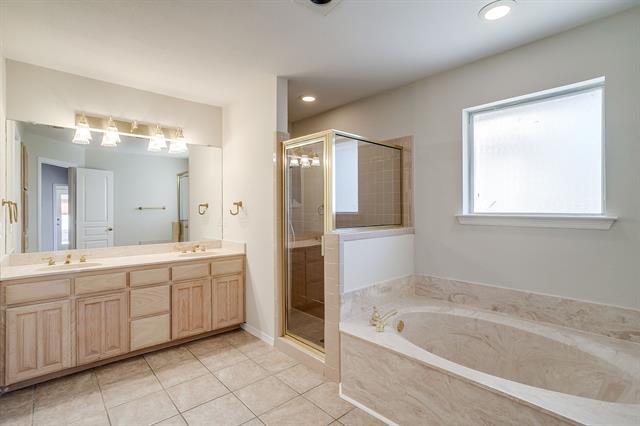 Building Photo - 8612 Woodslane Dr