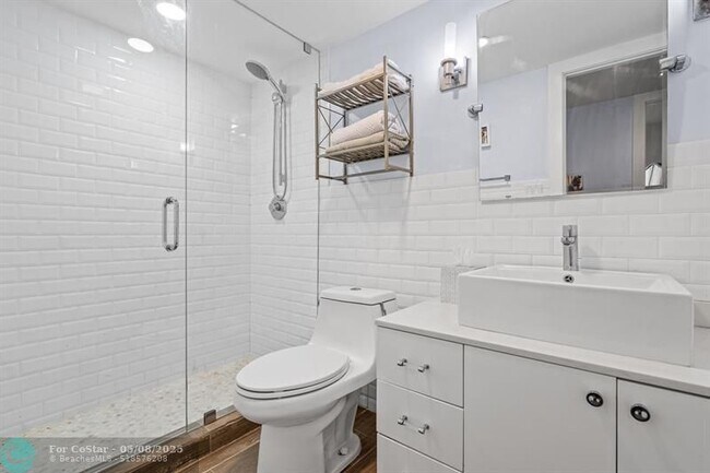 Building Photo - 8609 SW 68th Ct