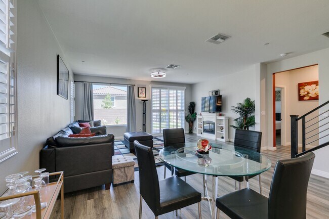 Building Photo - Furnished 5-Bedroom Home with Two Primary Suites