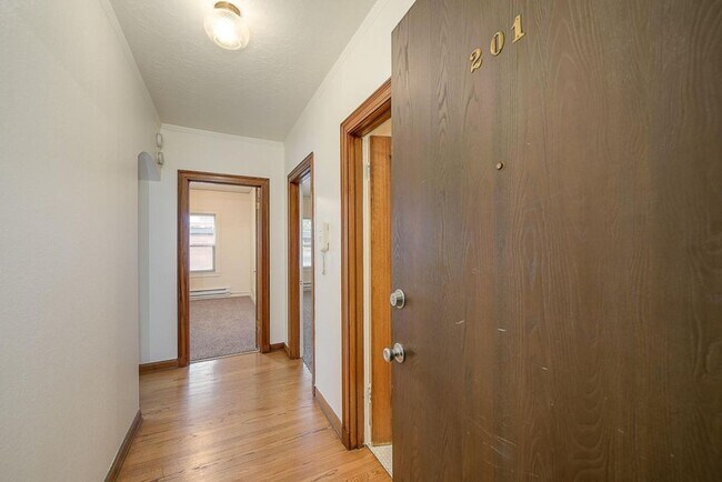 Interior Photo - Redside - The Mulholland