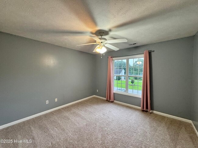 Building Photo - 115 Batchelors Trail