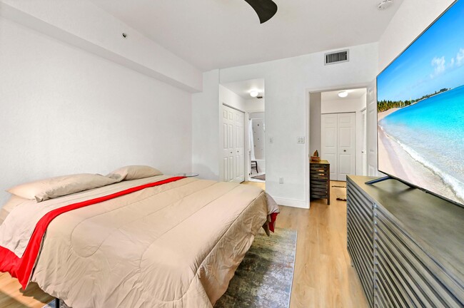 Building Photo - 1803 N Flagler Dr