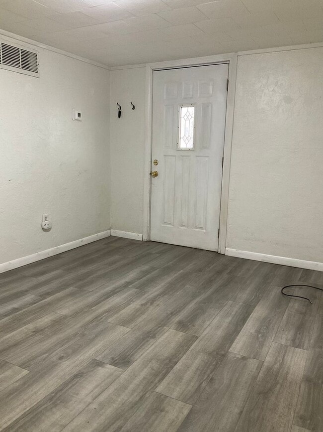 Building Photo - 127 Novara St