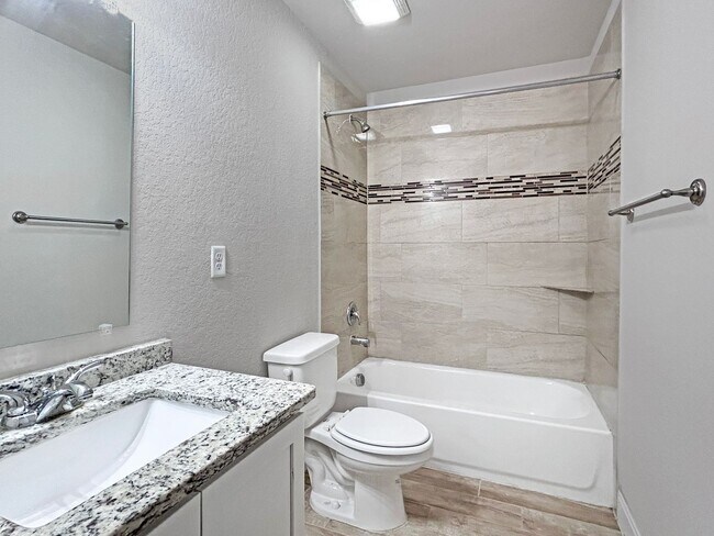 Building Photo - Charming Townhome Near I-35 & Randolph AFB
