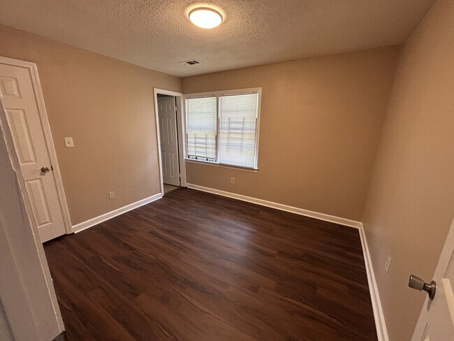 Building Photo - 1968 Gayle Ave