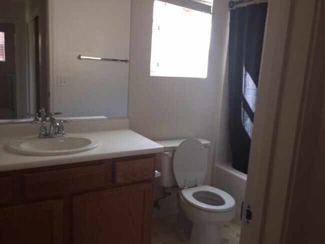 Building Photo - 4-bedroom, 3 bath + Loft!  Mountain's Edge 89178