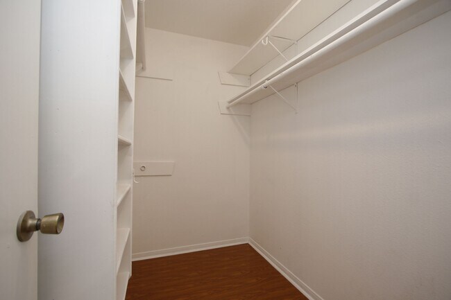 Building Photo - 2207 Whiteback Dr