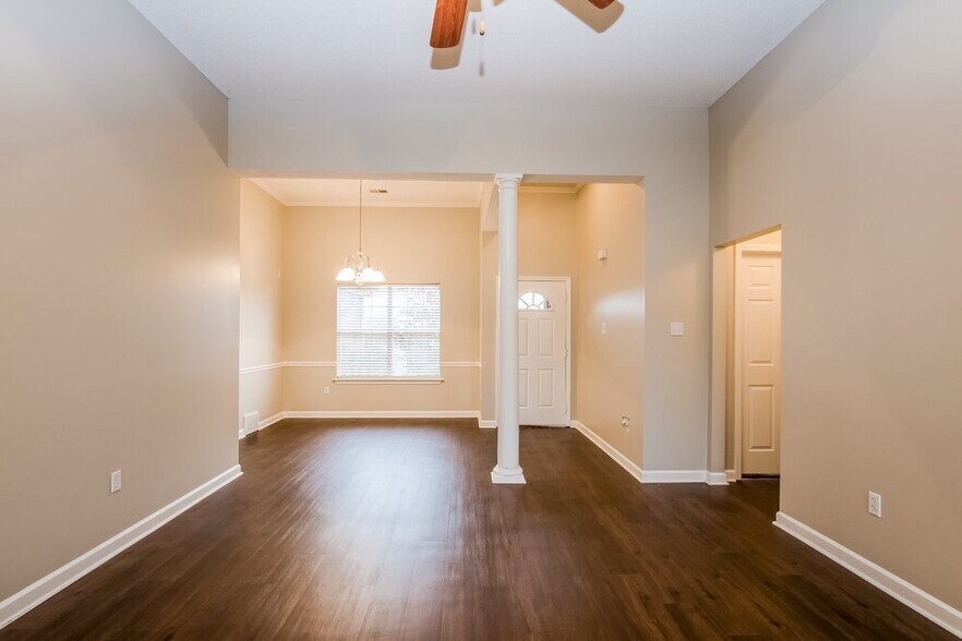 Building Photo - 185 Mossy Springs Dr