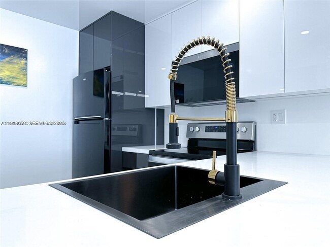 Building Photo - 501 Three Islands Boulevard