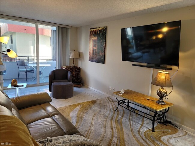 Building Photo - 2 br, 2 bath Condo - 1500 N Ocean Blvd Apt...