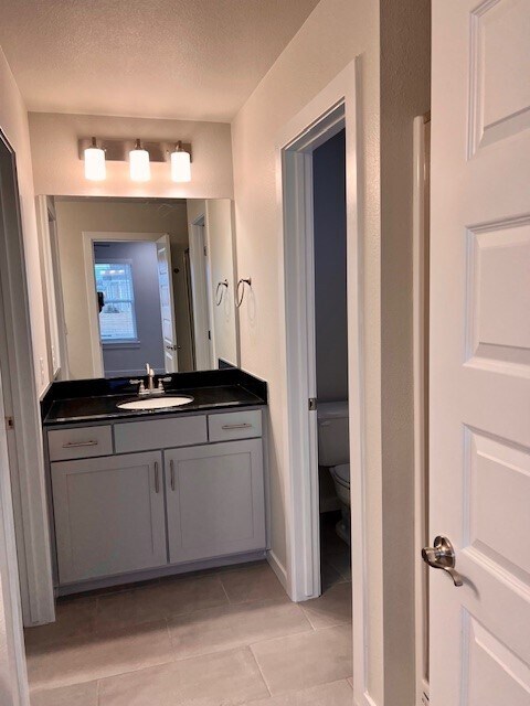 Building Photo - 303 Pennington Ave