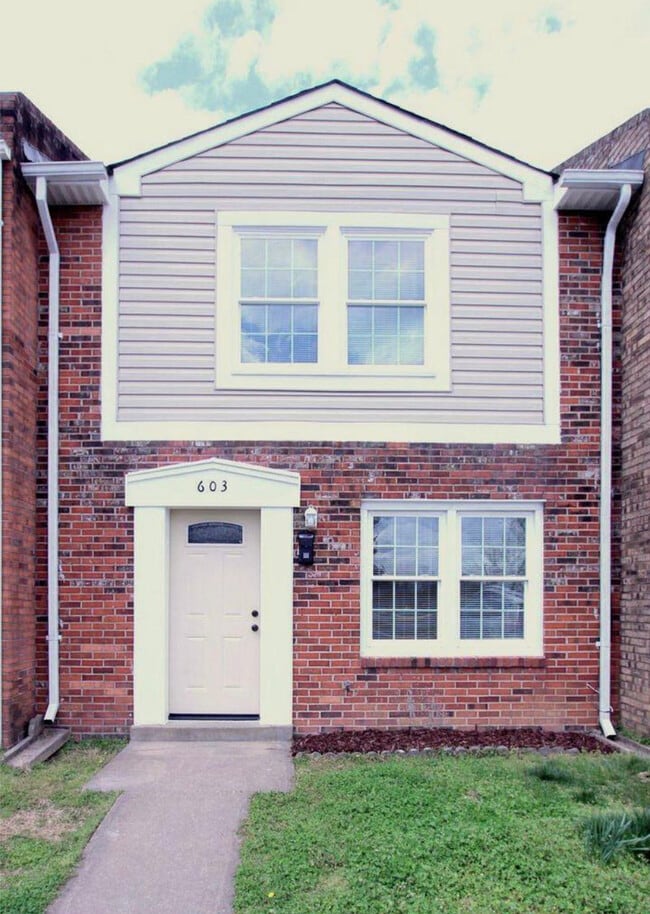 Building Photo - 603 Denton Cir