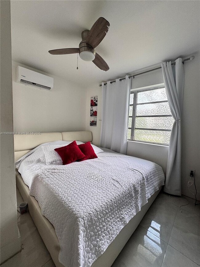 Building Photo - 6159 SW 22nd St