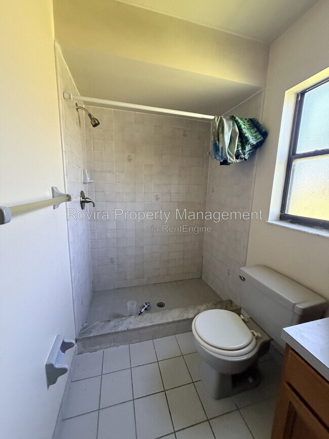 Building Photo - 602 Wallaby Ln