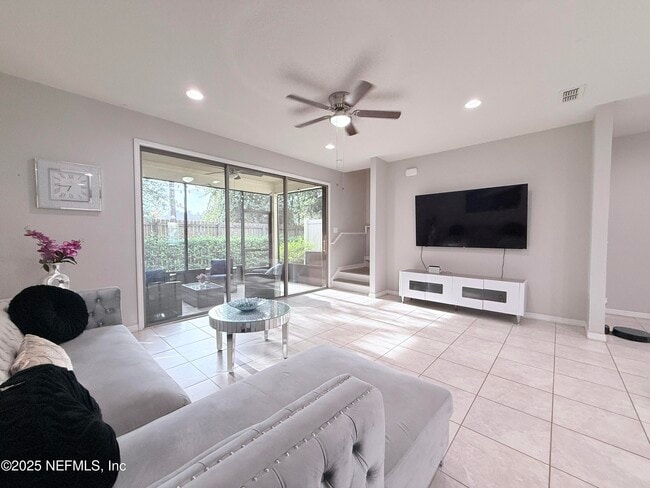 Building Photo - 14316 Dovewind Ct