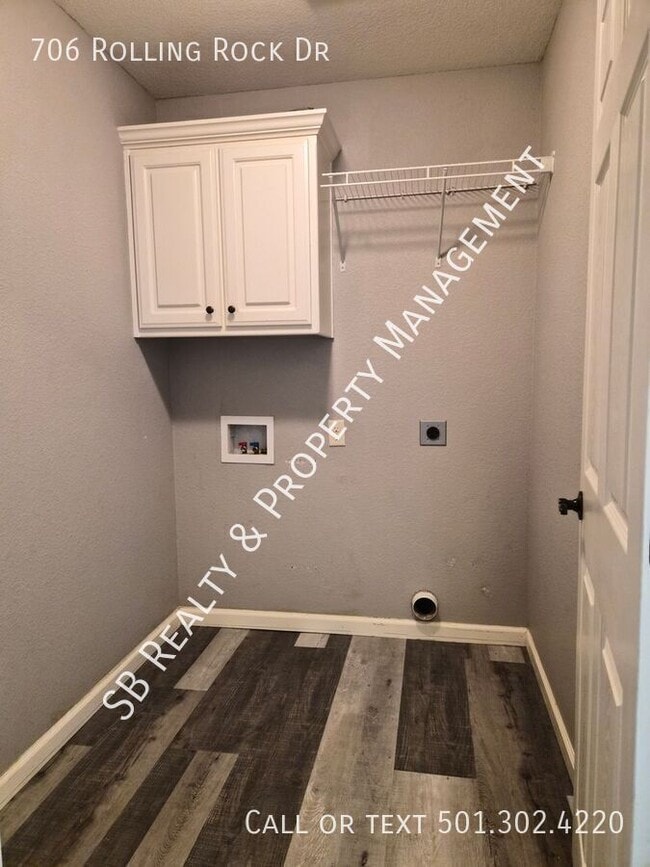 Building Photo - 706 Rolling Rock Dr