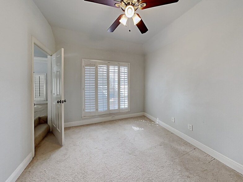 Building Photo - 14620 Stratford Ct