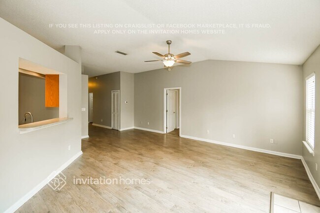 Building Photo - 13250 Companion Cir S