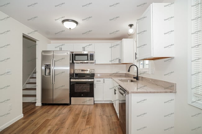 Building Photo - 5244 Refugee Rd