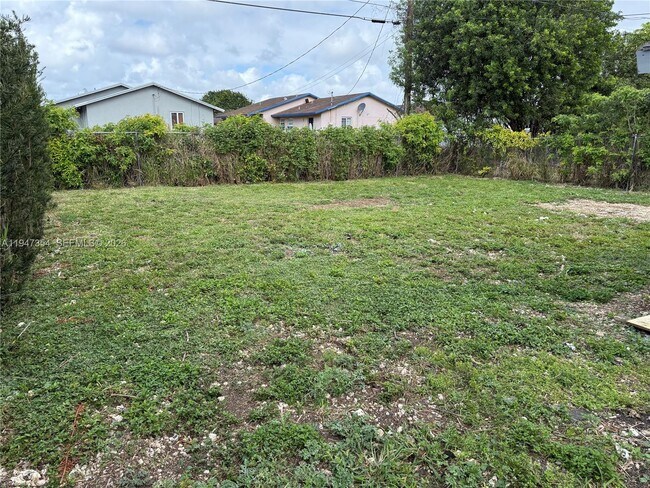 Building Photo - 756 NW 5th St