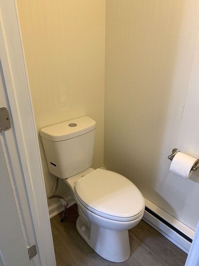 Building Photo - Newly renovated 4 bed/2.5 bath single fami...