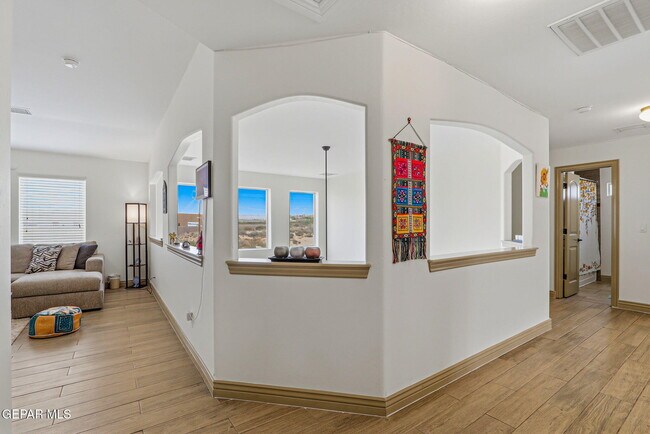 Building Photo - 12081 Silver Crown