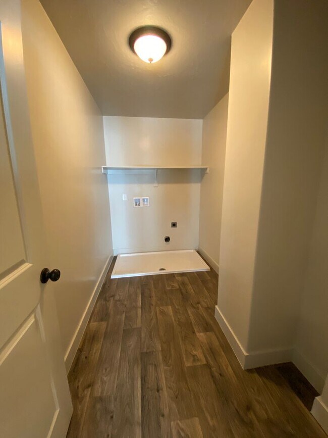 Building Photo - Gorgeous Home with HUGE backyard and play-set.