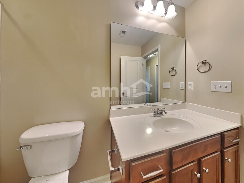 Building Photo - 317 Drayton Place Dr