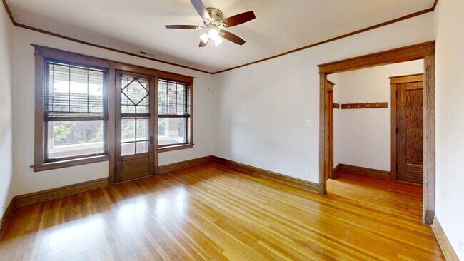 Building Photo - 3765 N Lakewood Ave