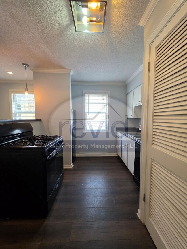 Building Photo - 36 N Auburndale St