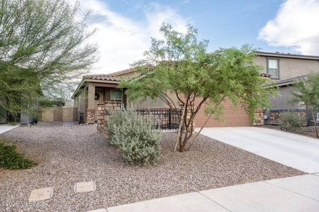 Building Photo - Beautifully Upgraded 4 - Bedroom 2 - Bath ...