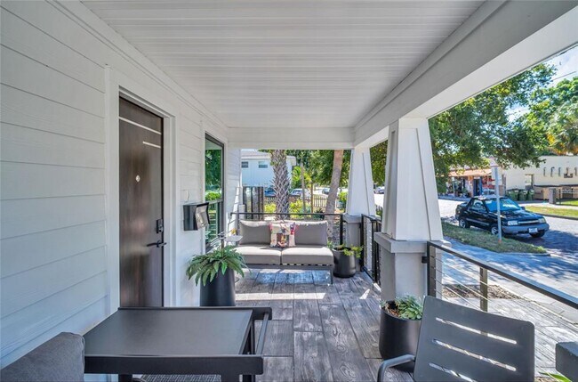 Building Photo - 747 2nd St N