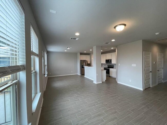Building Photo - 120 Drifter Ln