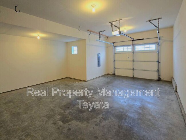 Building Photo - 4741 Parker St