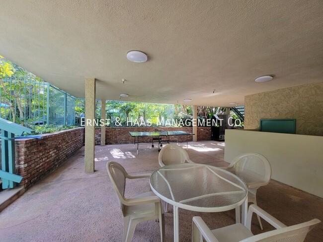 Building Photo - 576 N Bellflower Blvd