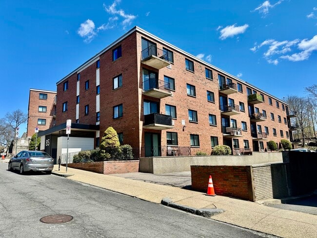 Building Photo - 85 Sutherland Rd