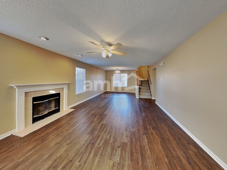 Building Photo - 743 Millbrook Dr